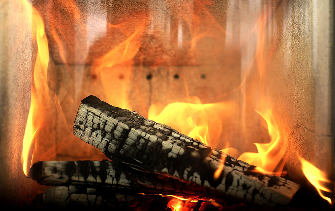 Noble firewood basket made of the finest leather